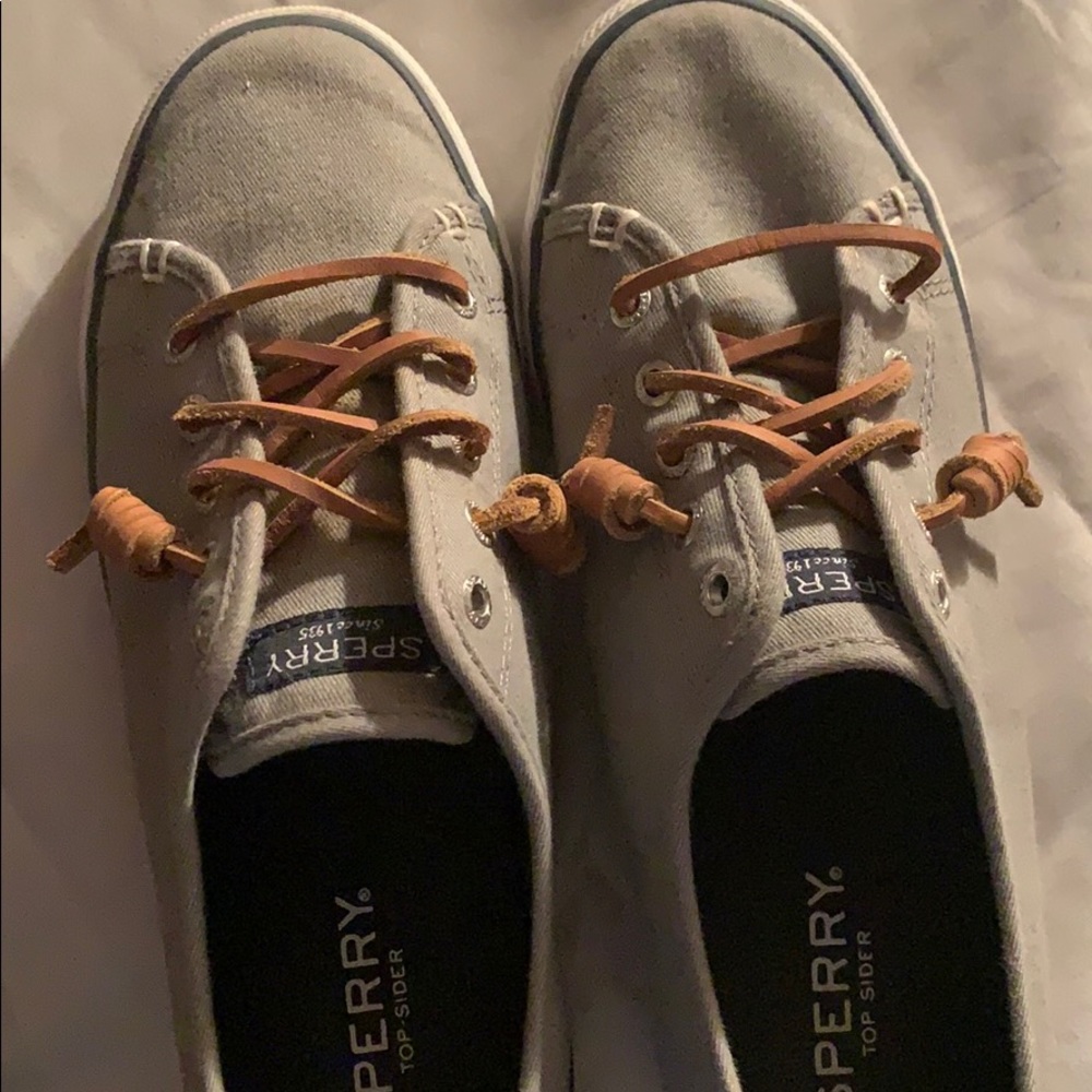 grey sperrys size 7
